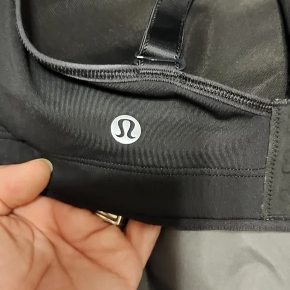 Lululemon sports bra - Picture 3 of 3